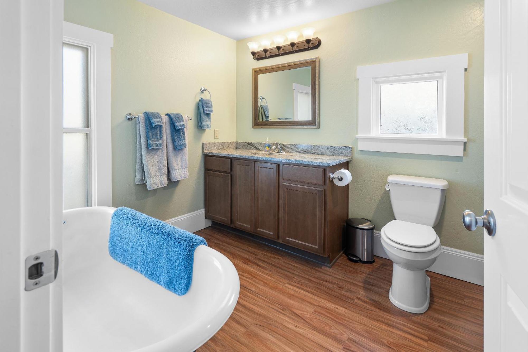 Pioneer Vacation Rentals - Pioneer North Suite Downtown Ashland Eksteriør billede